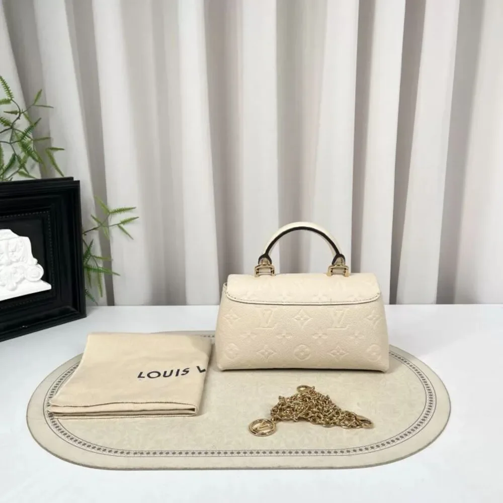 Louis Vuitton Women Pre-Loved Bag Very Good Condition